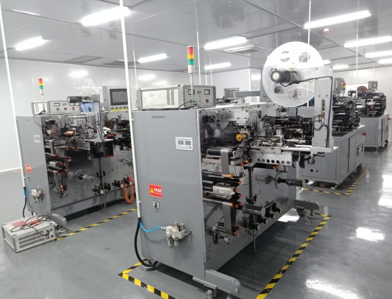 圆柱全自动负极造片机侧面